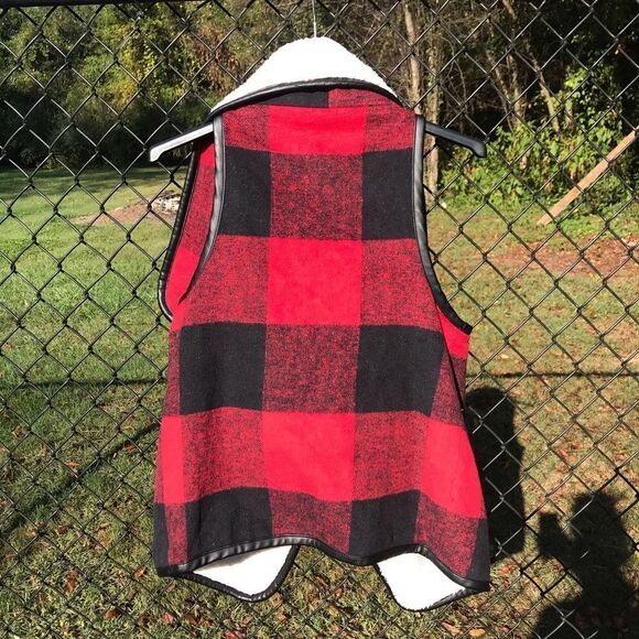 Love Tree Buffalo plaid Sherpa lined vest - Picture 5 of 7